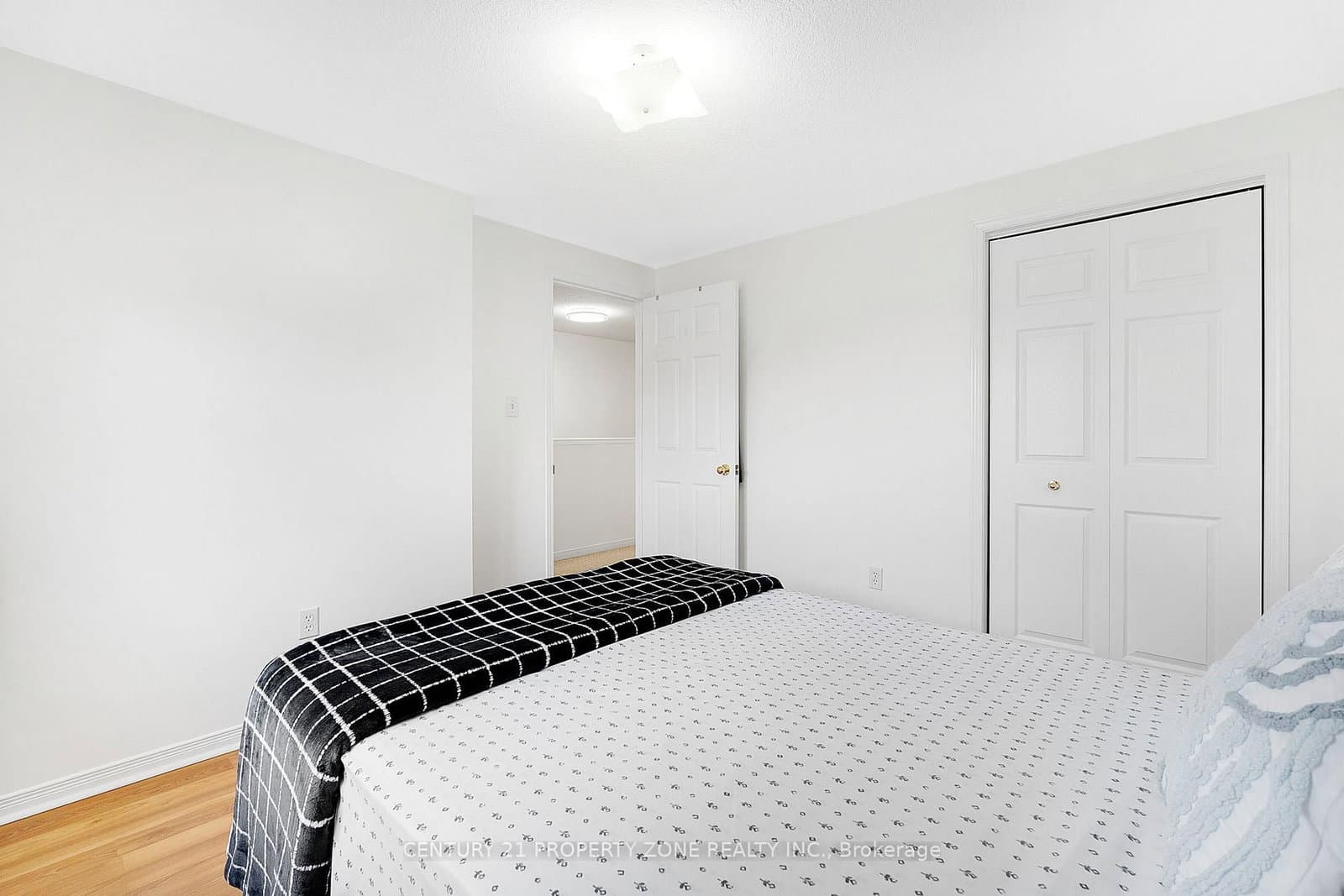 210 DAWN Avenue, Unit 35 thumbnail 24