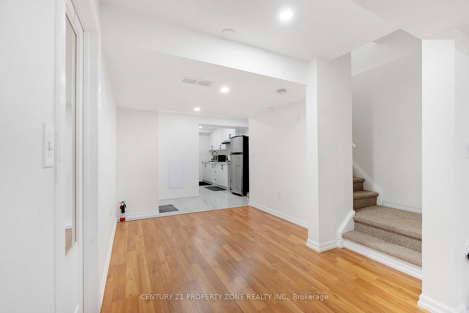 210 DAWN Avenue, Unit 35 thumbnail 32