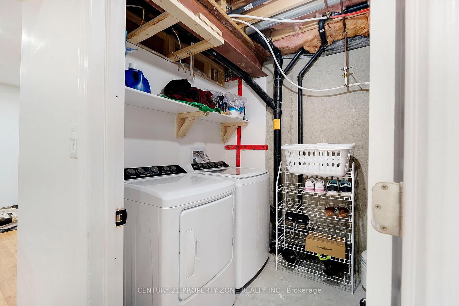 210 DAWN Avenue, Unit 35 thumbnail 33