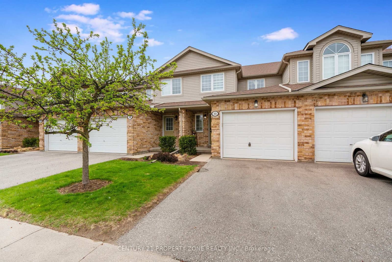 210 DAWN Avenue, Unit 35 thumbnail 5