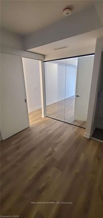 1 Jarvis Street E, Unit 922 thumbnail 7