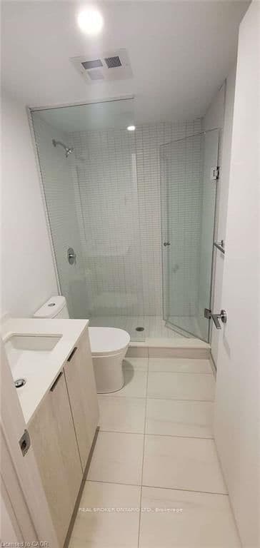 1 Jarvis Street E, Unit 922 thumbnail 8