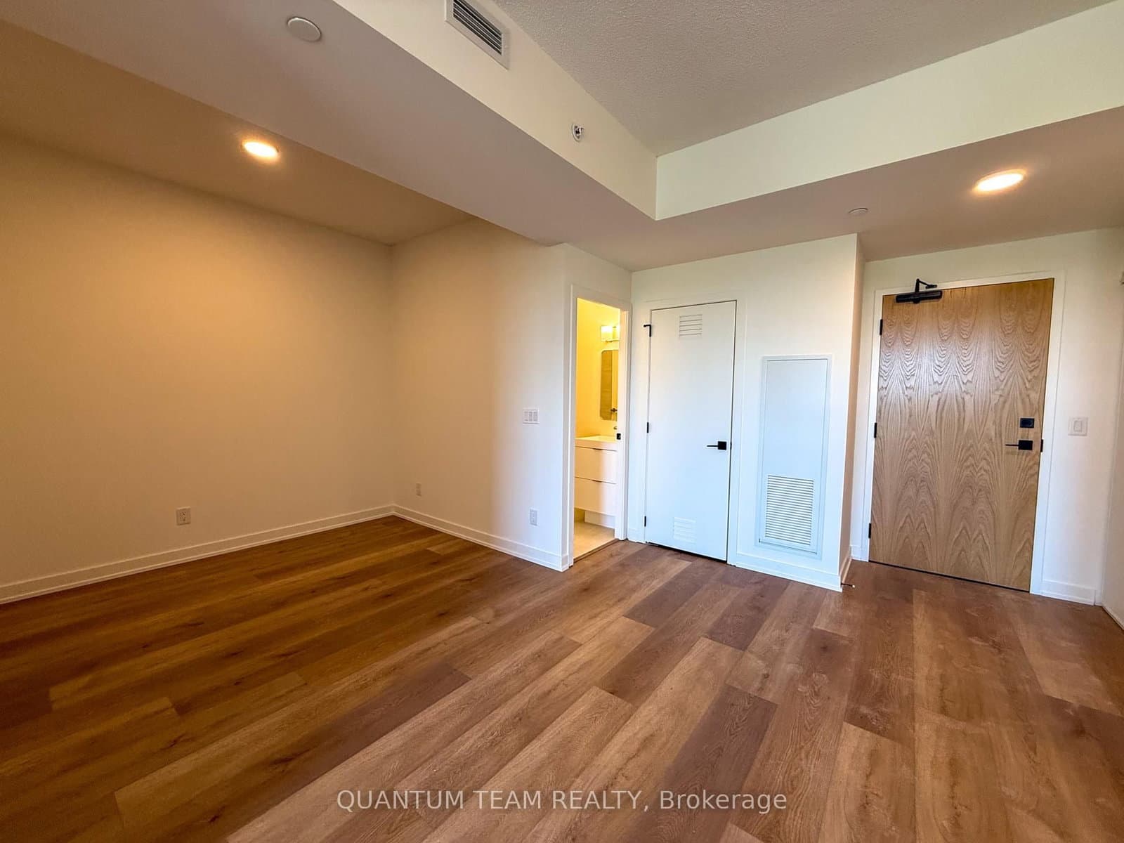 33 Erie Avenue, Unit 1314 thumbnail 4