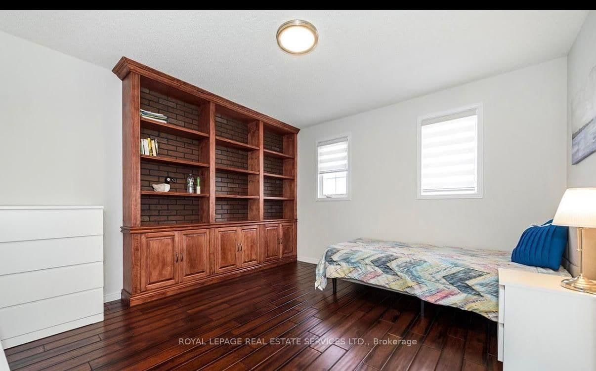635 Commonwealth Crescent thumbnail 13