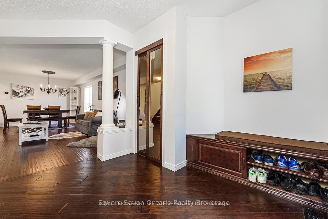 635 Commonwealth Crescent thumbnail 16