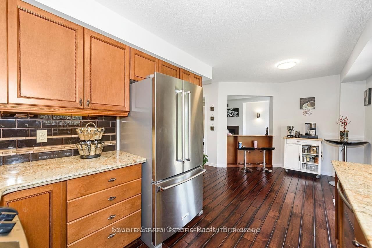 635 Commonwealth Crescent thumbnail 19