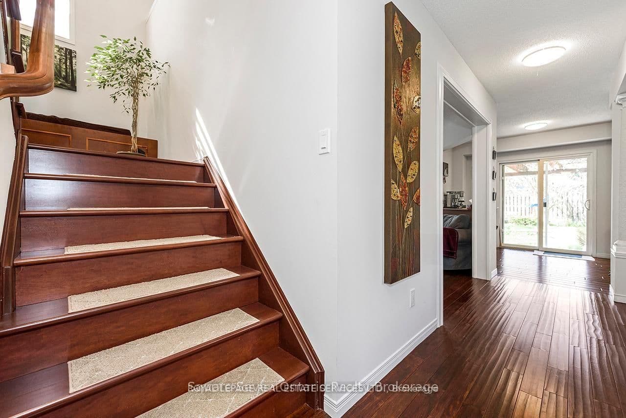 635 Commonwealth Crescent thumbnail 24