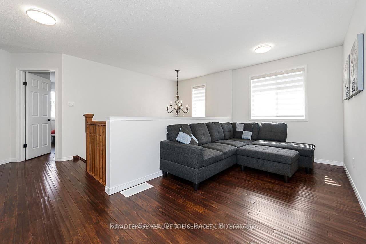 635 Commonwealth Crescent thumbnail 28