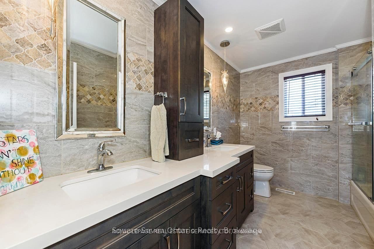 635 Commonwealth Crescent thumbnail 29