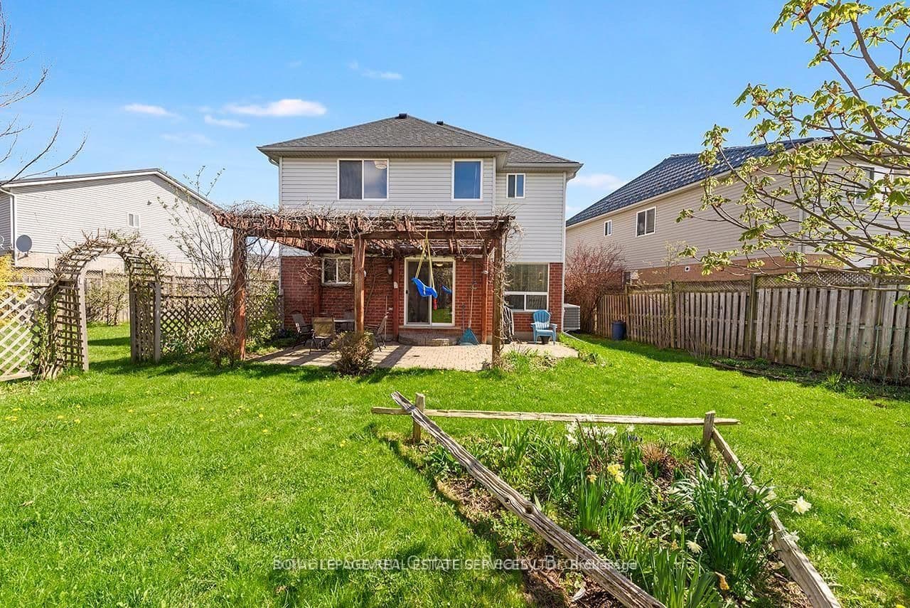 635 Commonwealth Crescent thumbnail 43