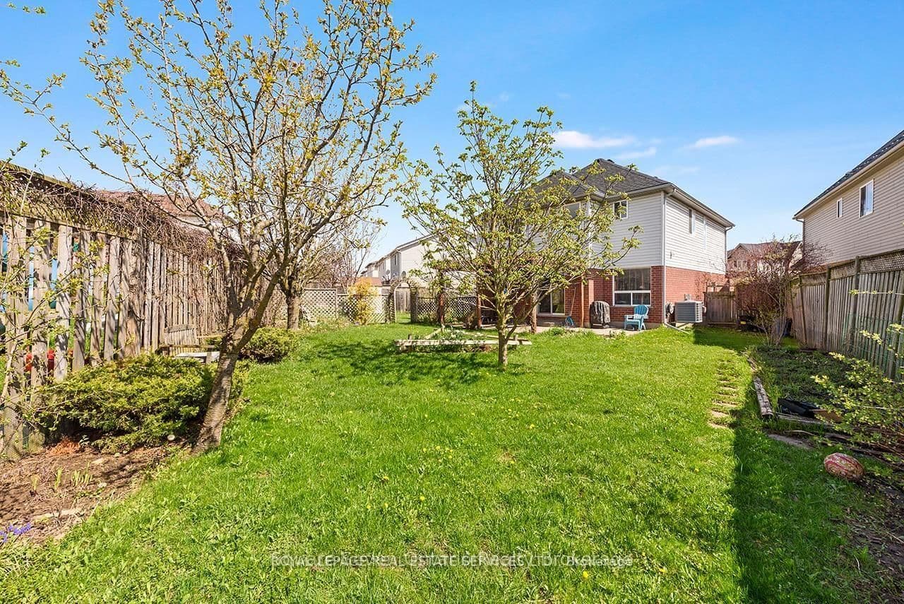 635 Commonwealth Crescent thumbnail 45