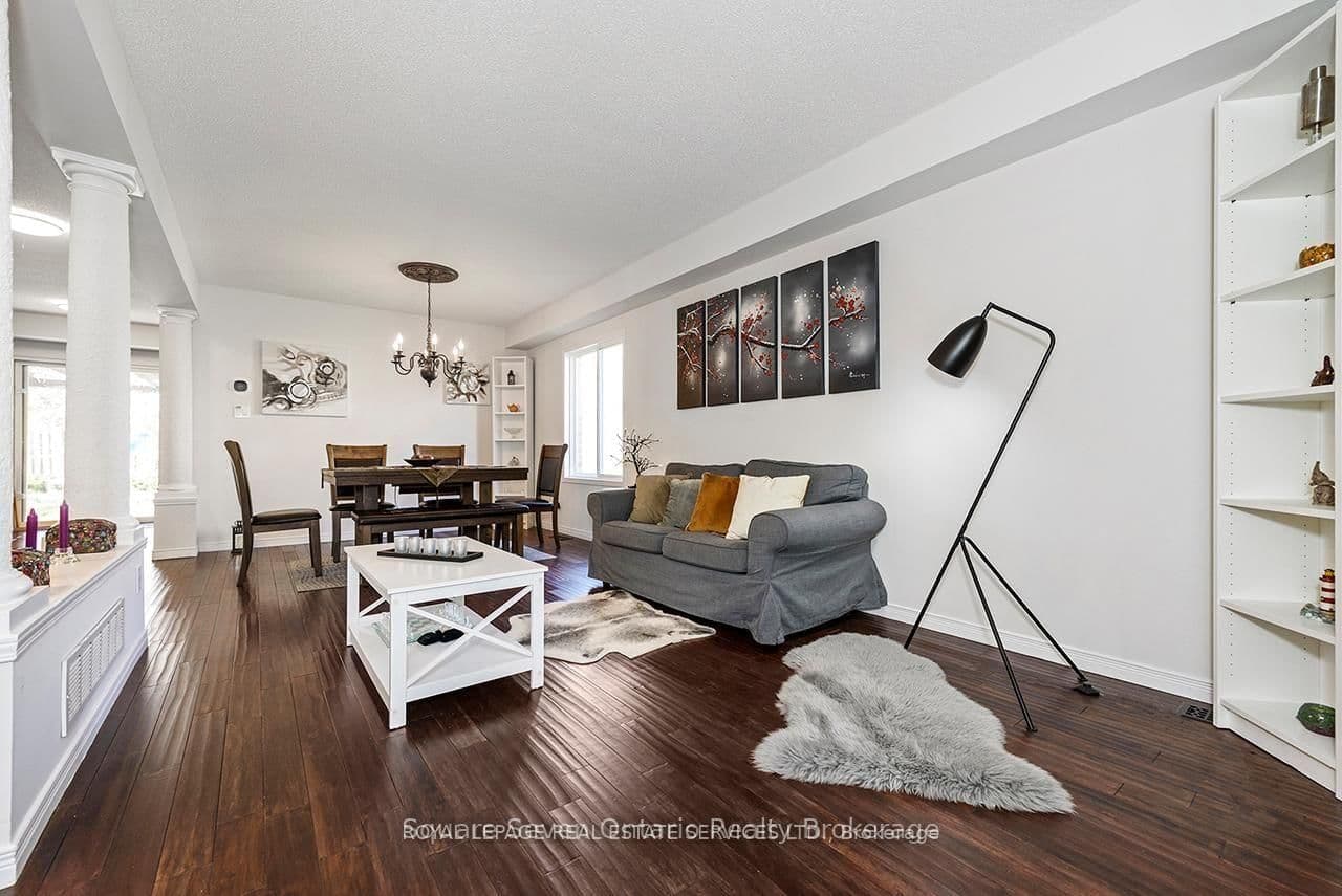 635 Commonwealth Crescent thumbnail 8