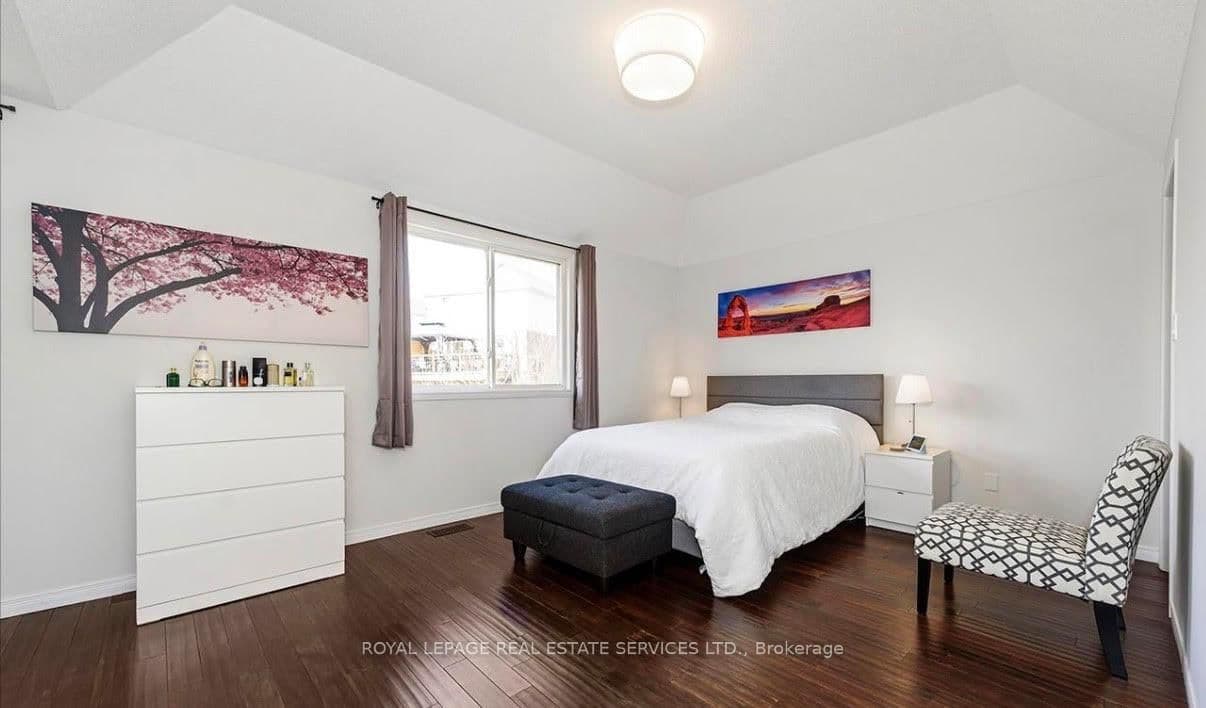 635 Commonwealth Crescent thumbnail 9