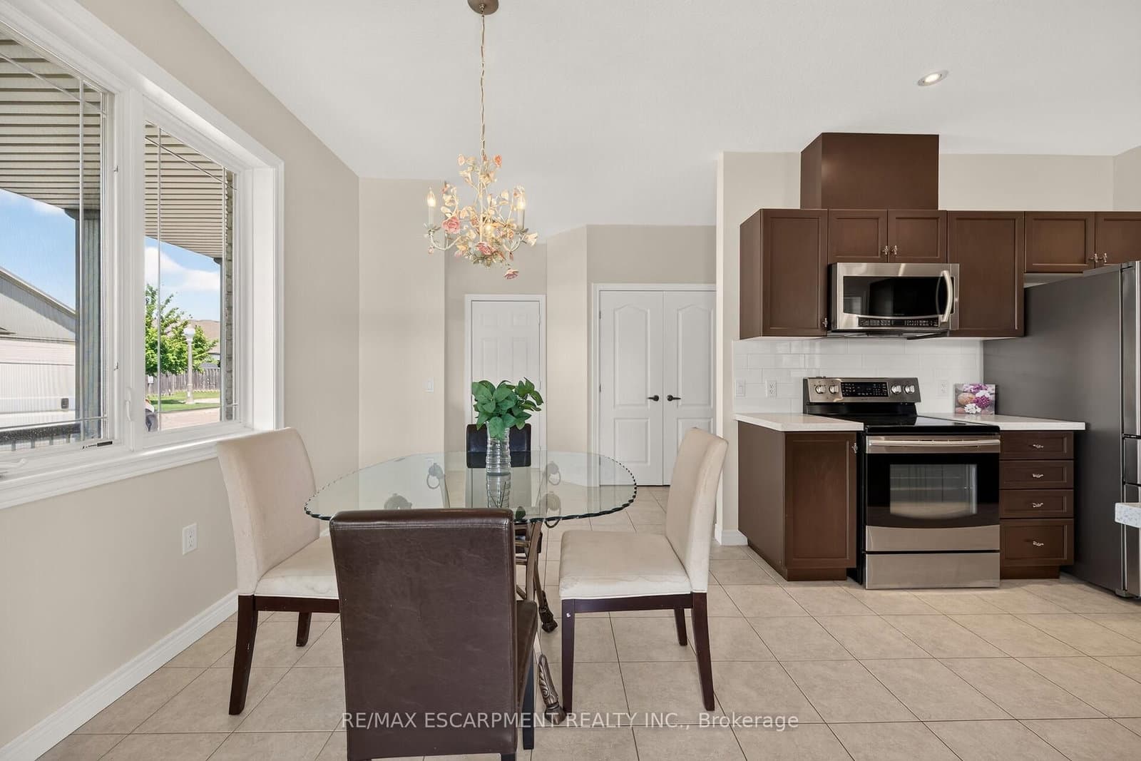 14 Ecker Lane thumbnail 9