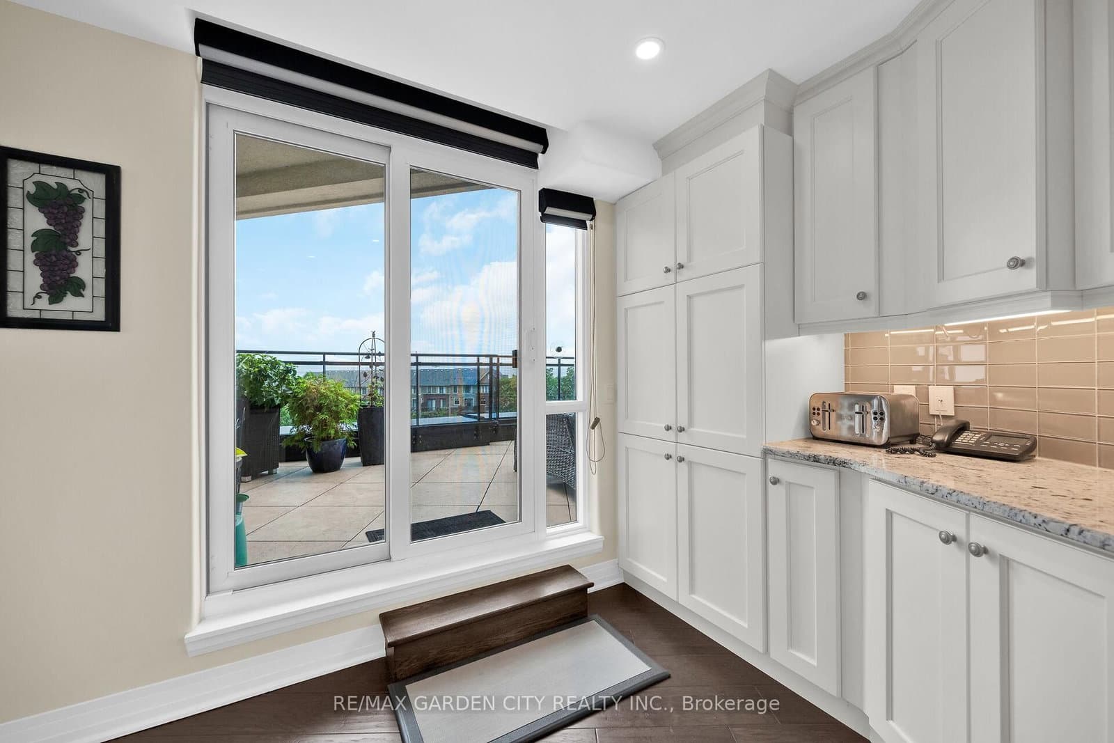 10 Concord Place, Unit 408 thumbnail 15