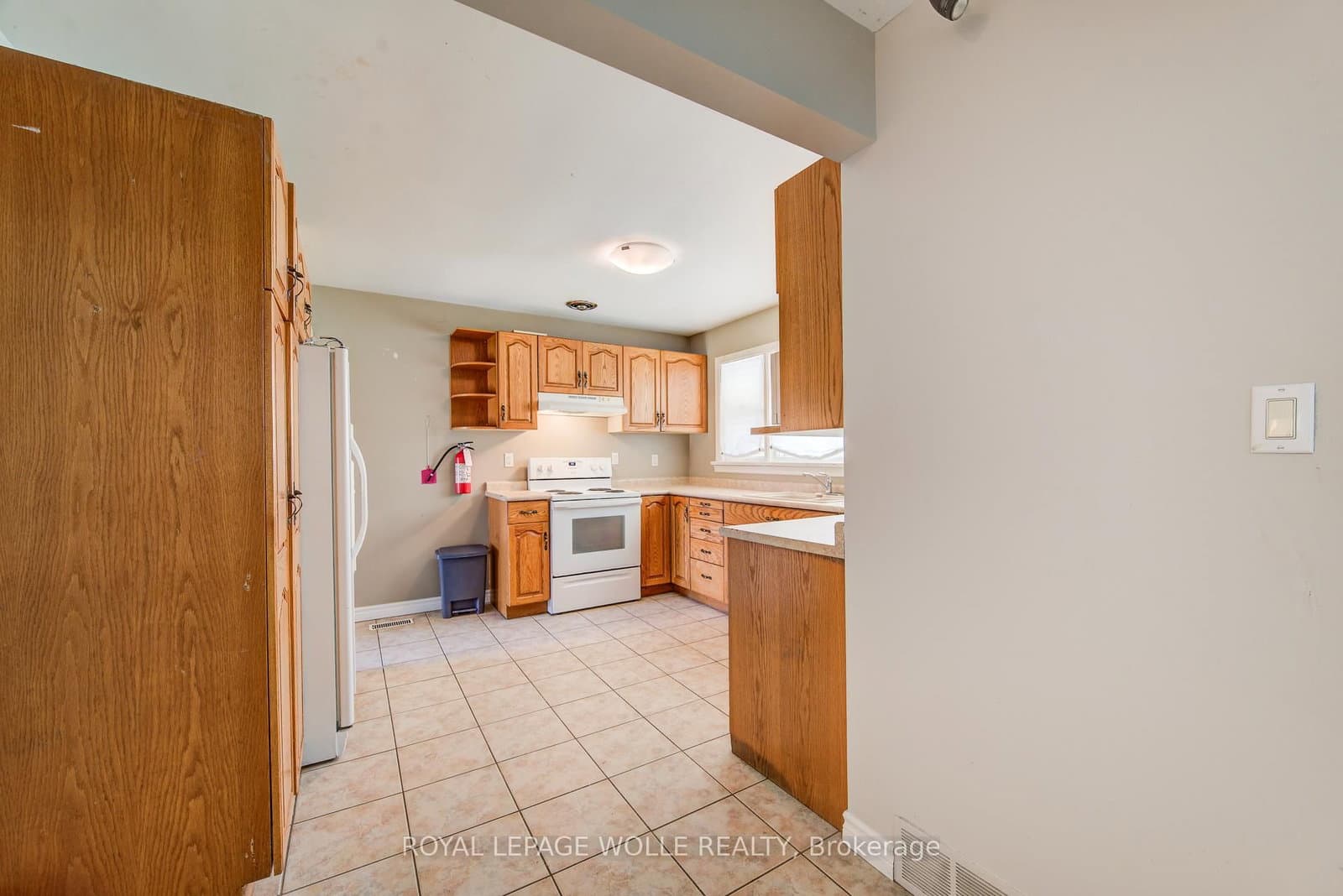 139 Elgin Crescent thumbnail 17