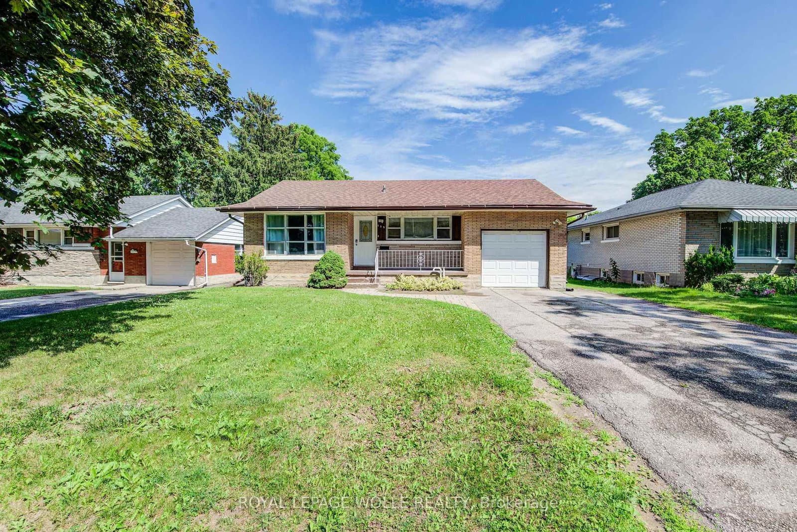 139 Elgin Crescent thumbnail 2