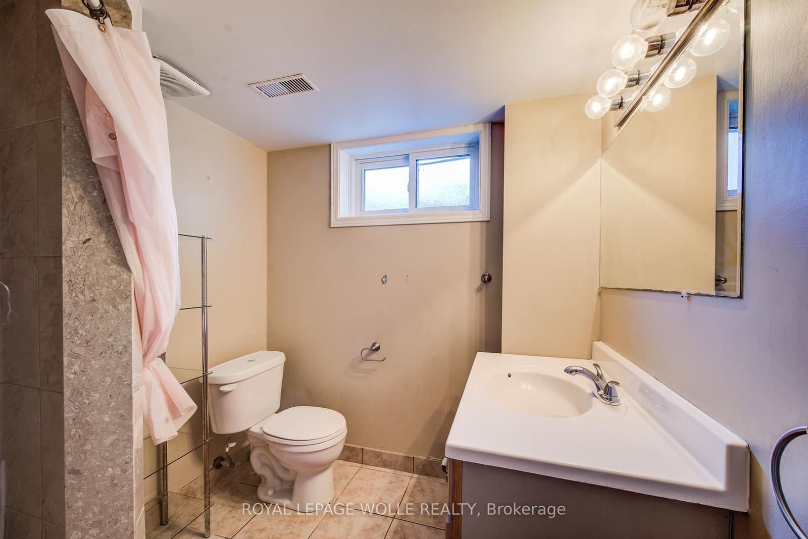 139 Elgin Crescent thumbnail 24