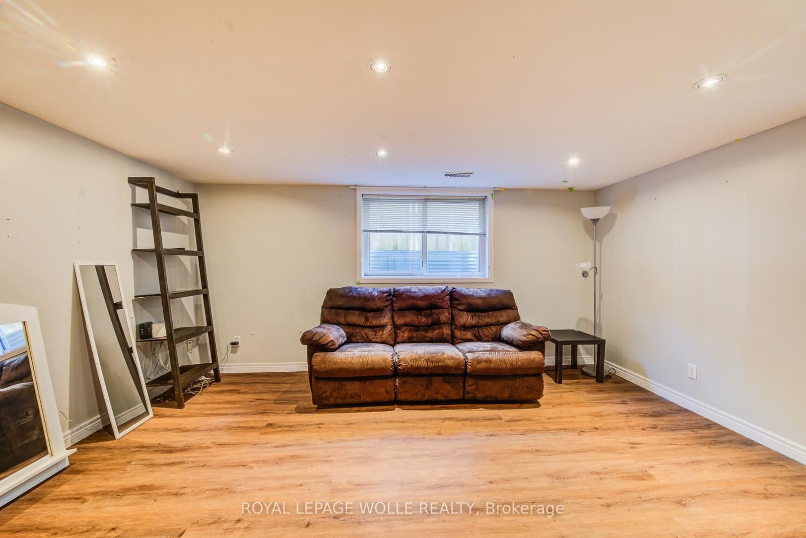 139 Elgin Crescent thumbnail 29
