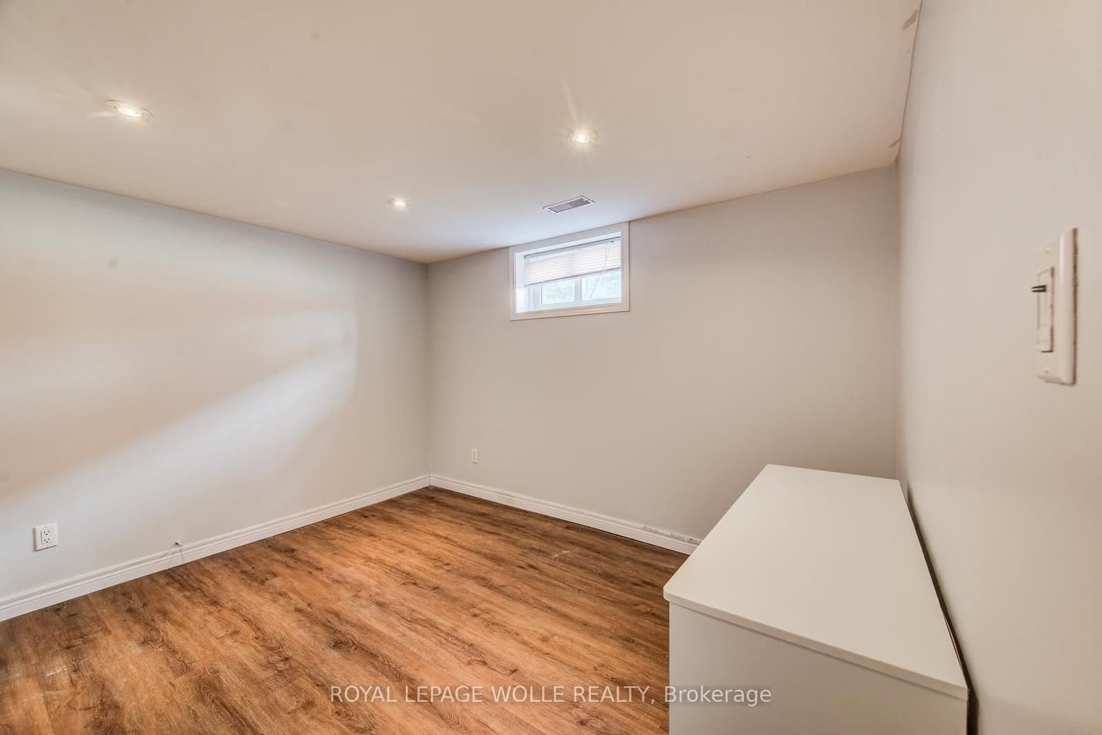 139 Elgin Crescent thumbnail 33