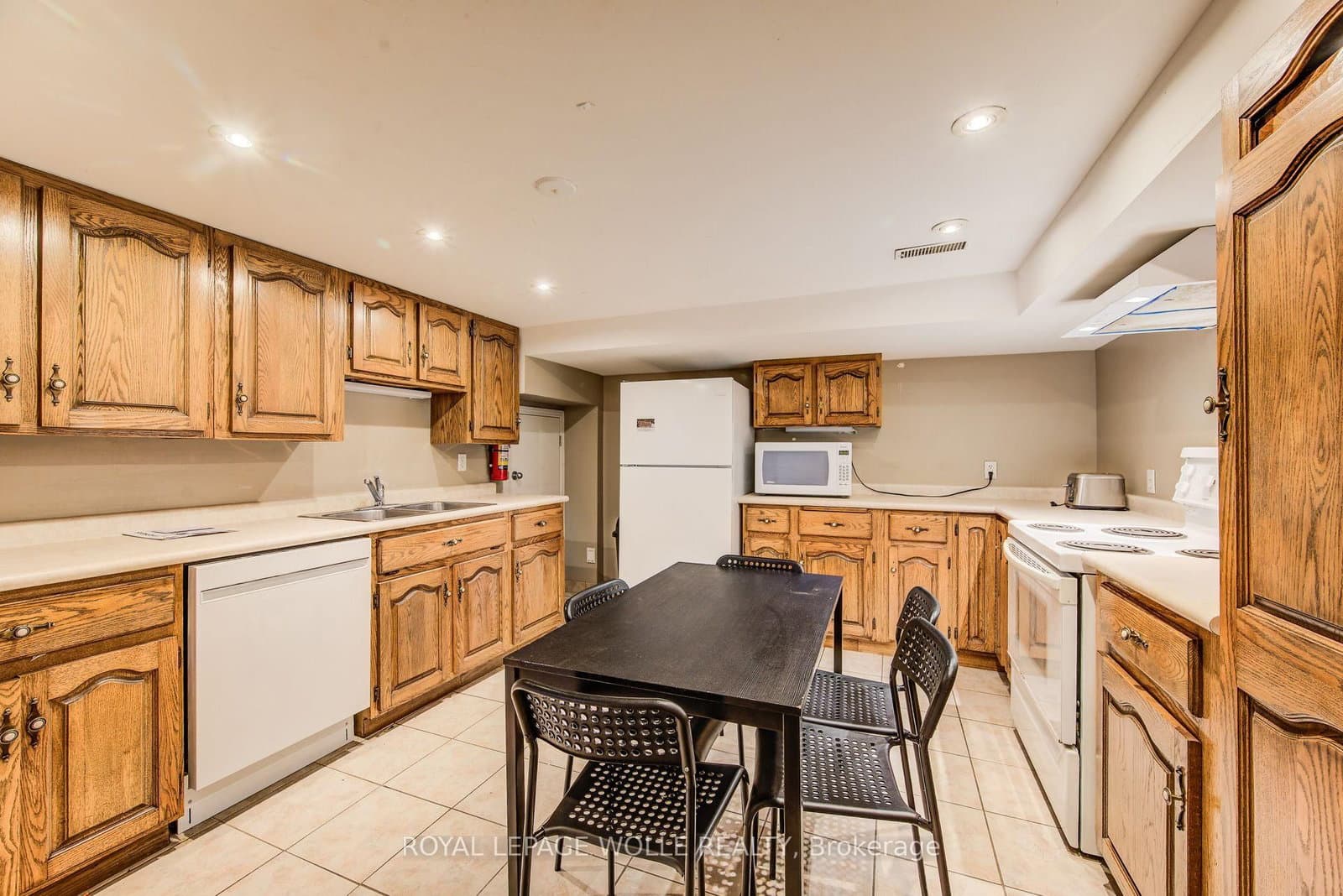 139 Elgin Crescent thumbnail 36