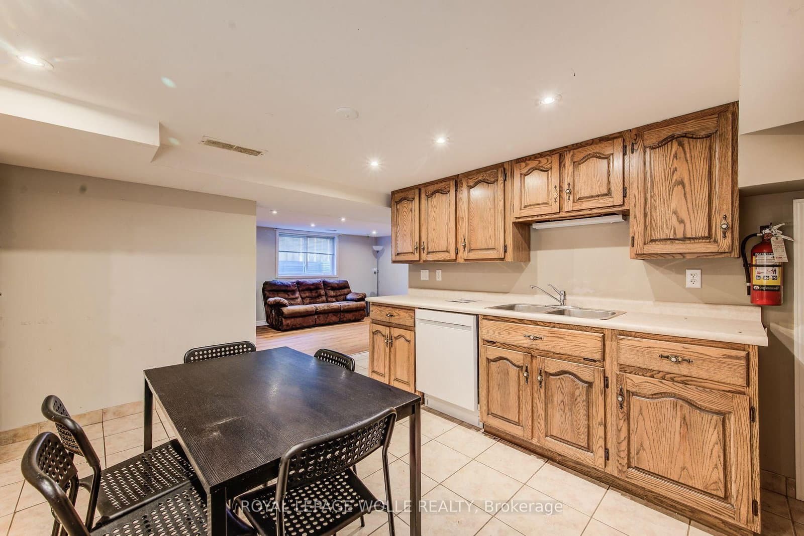 139 Elgin Crescent thumbnail 38