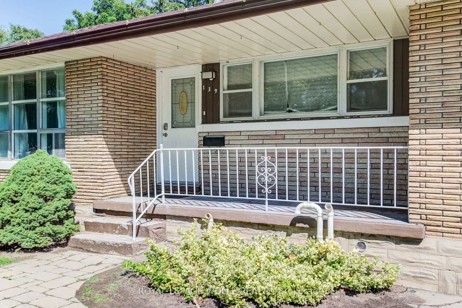 139 Elgin Crescent thumbnail 5