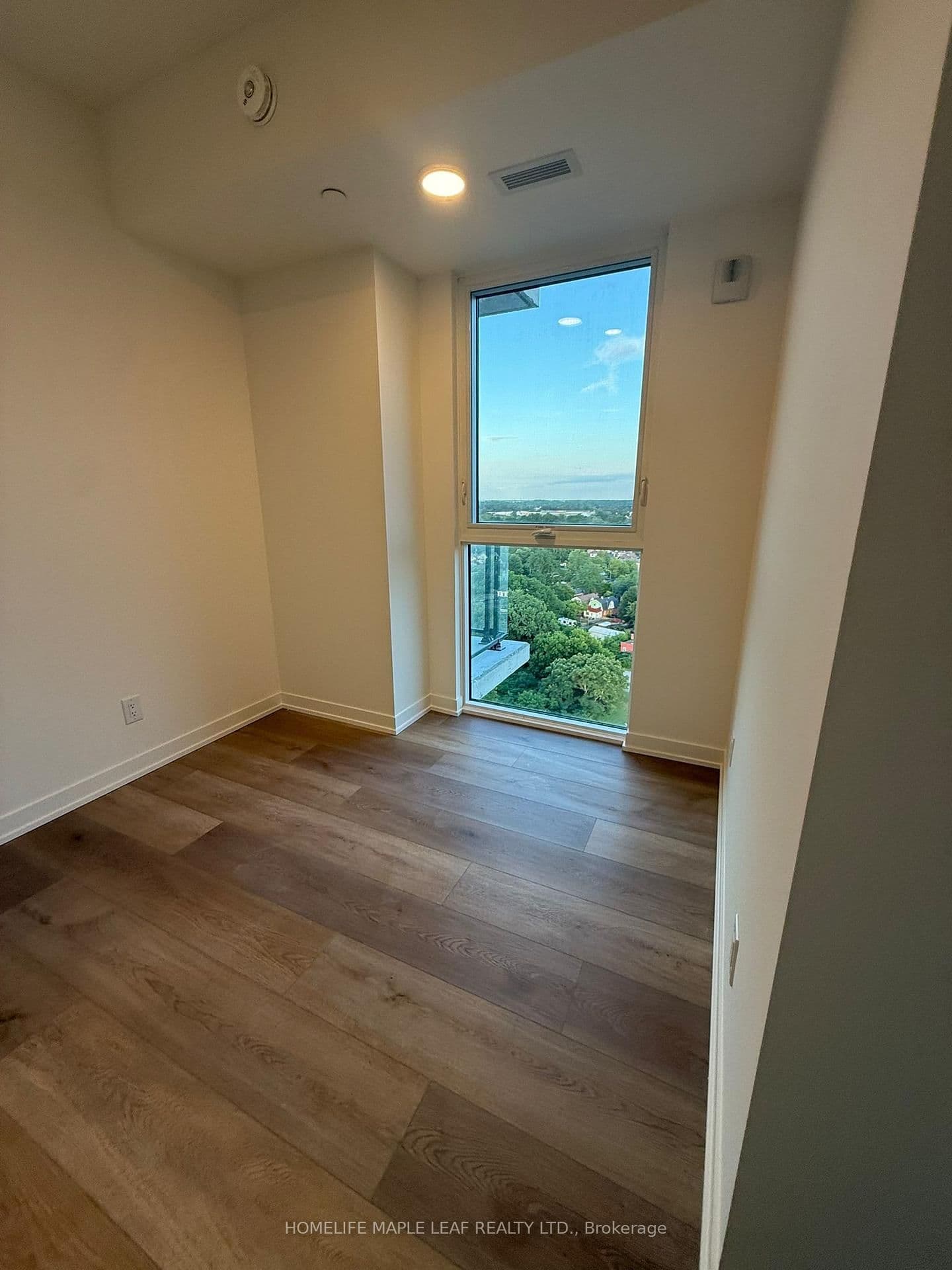 33 Erie Avenue, Unit 1509 thumbnail 10