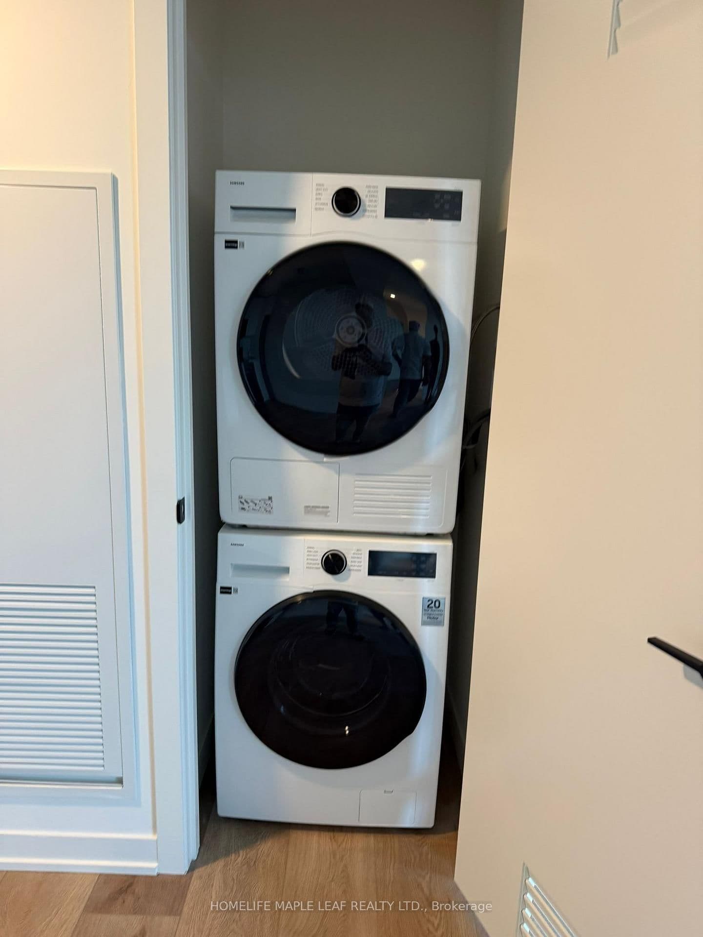 33 Erie Avenue, Unit 1509 thumbnail 16