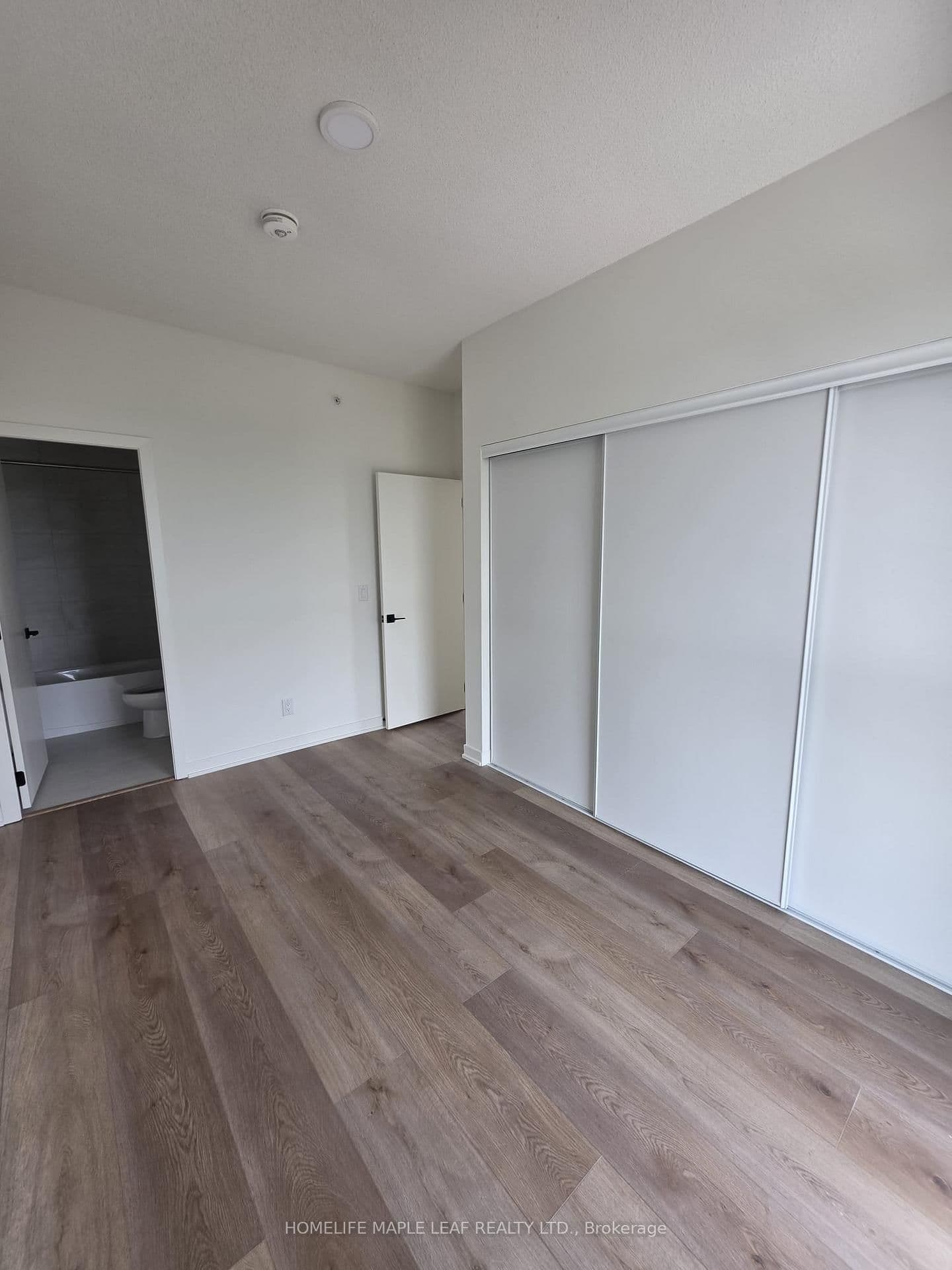 33 Erie Avenue, Unit 1509 thumbnail 6