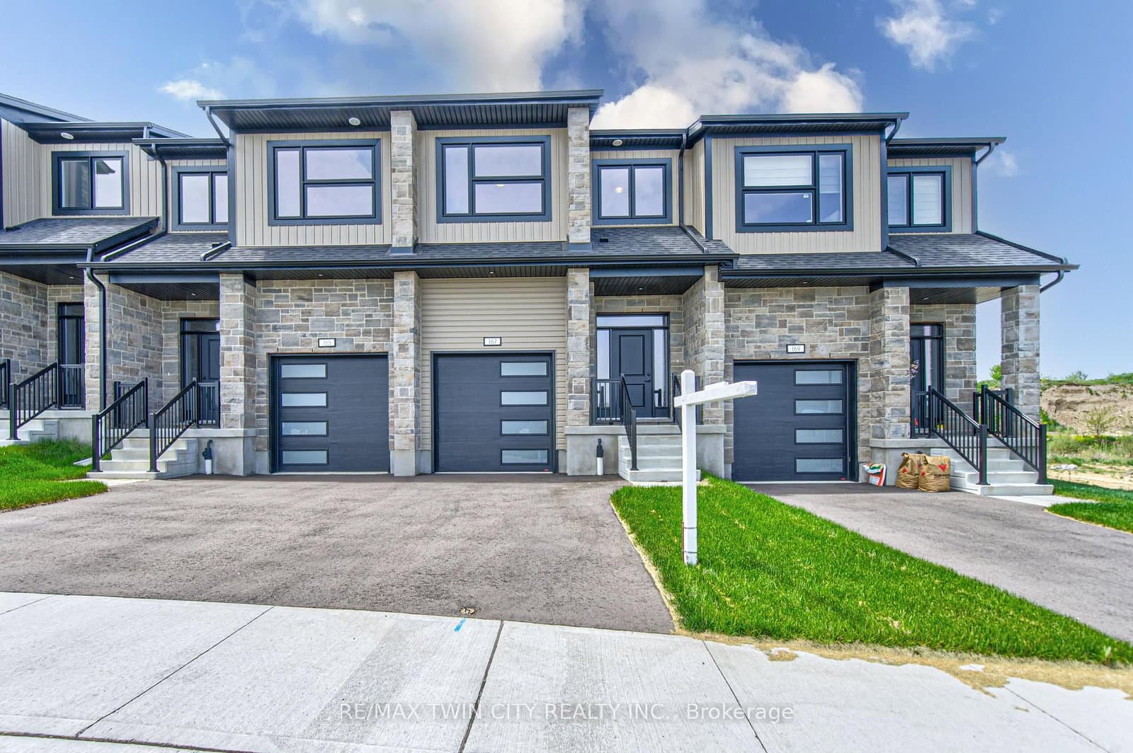 167 Dunnigan Drive thumbnail 2
