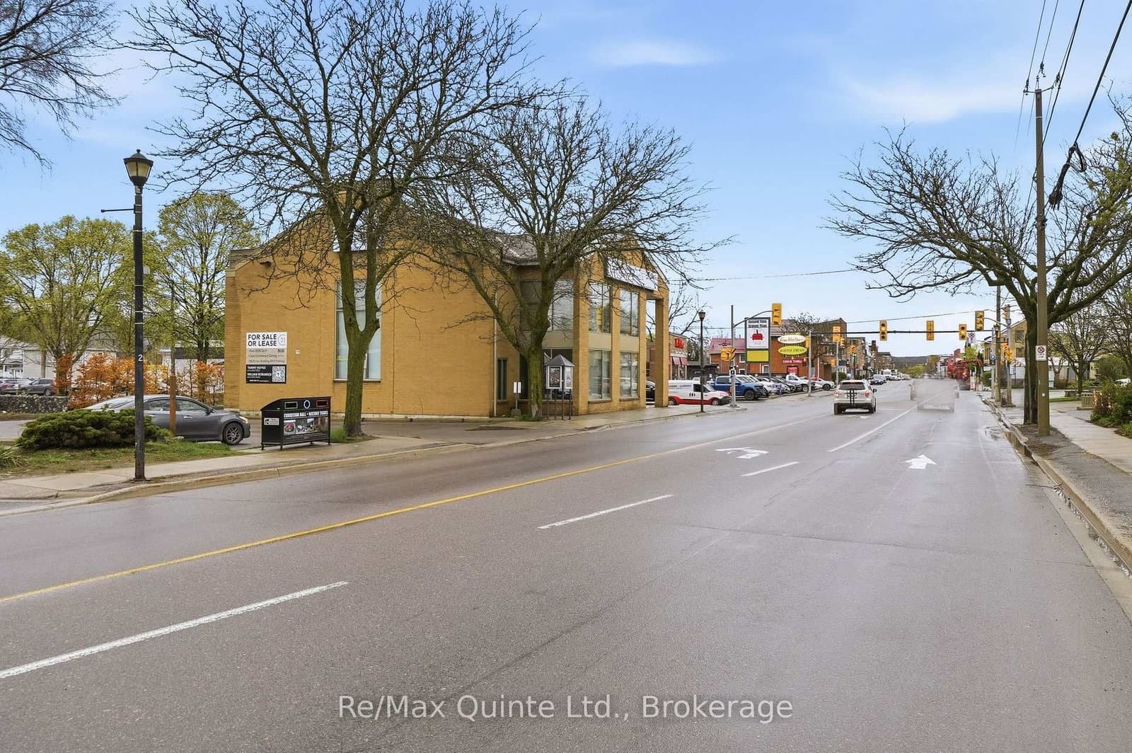 115 Picton Main Street thumbnail 4