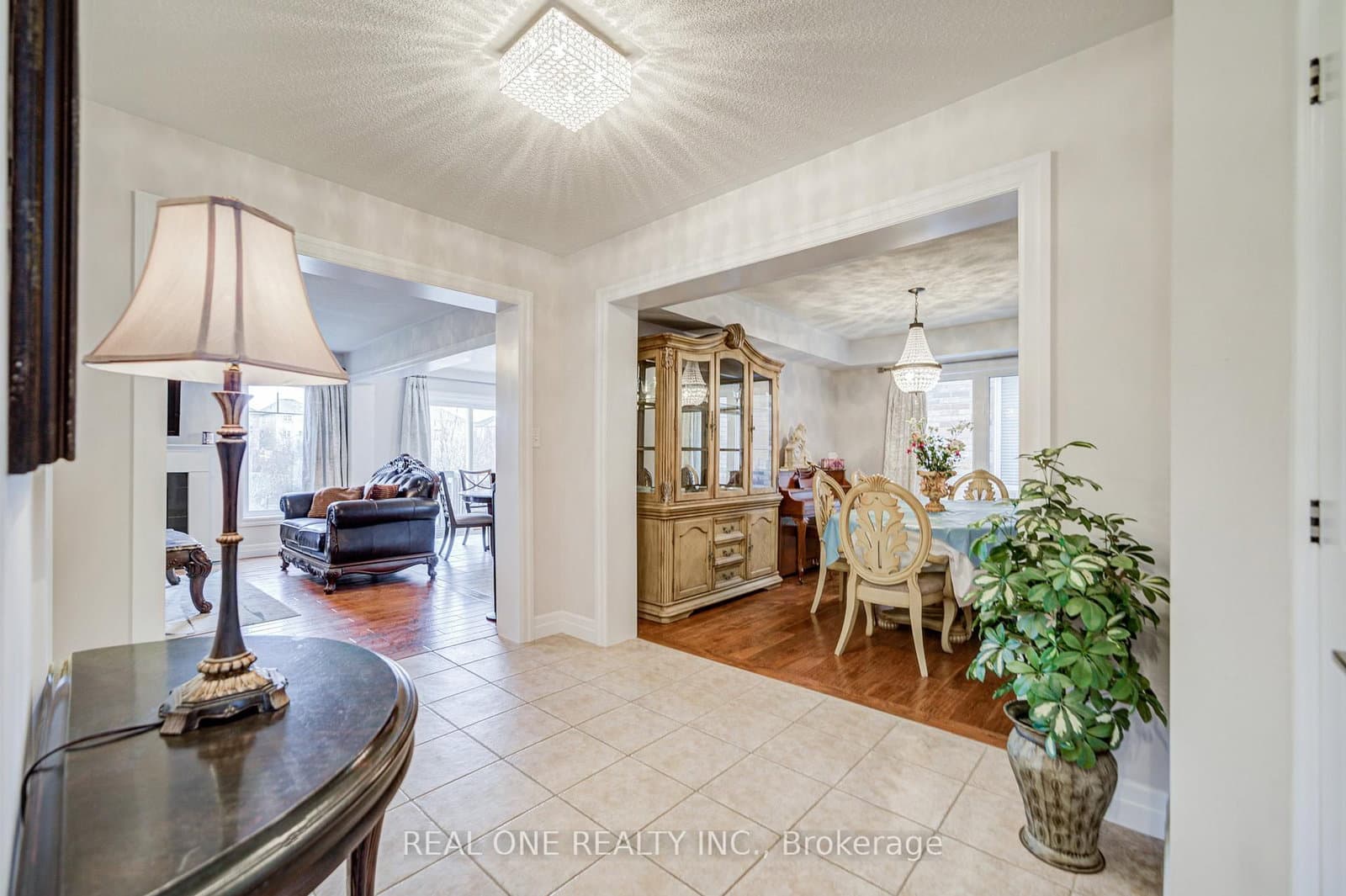 27 Cranston Street, Unit Upper thumbnail 3