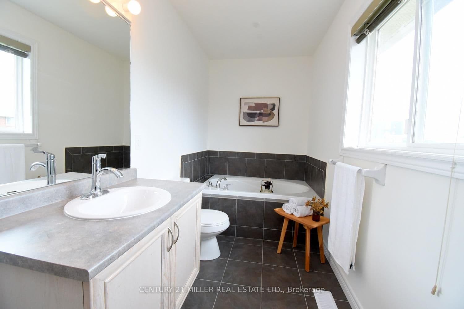 115 Bocelli Crescent thumbnail 28
