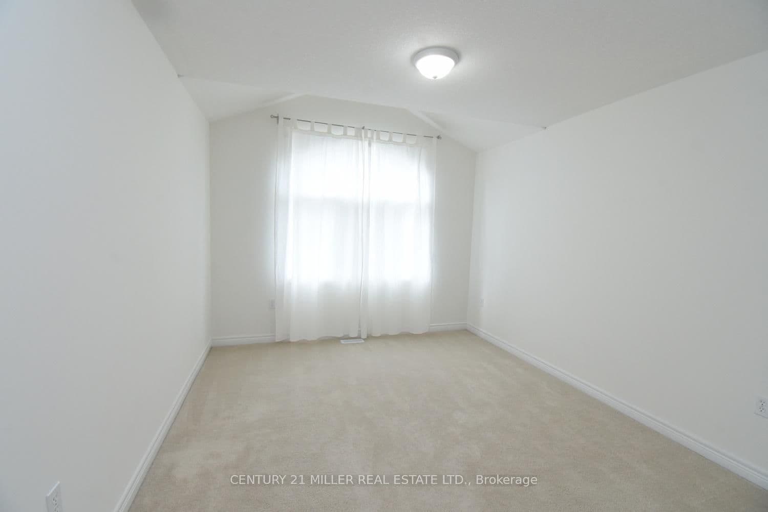 115 Bocelli Crescent thumbnail 32