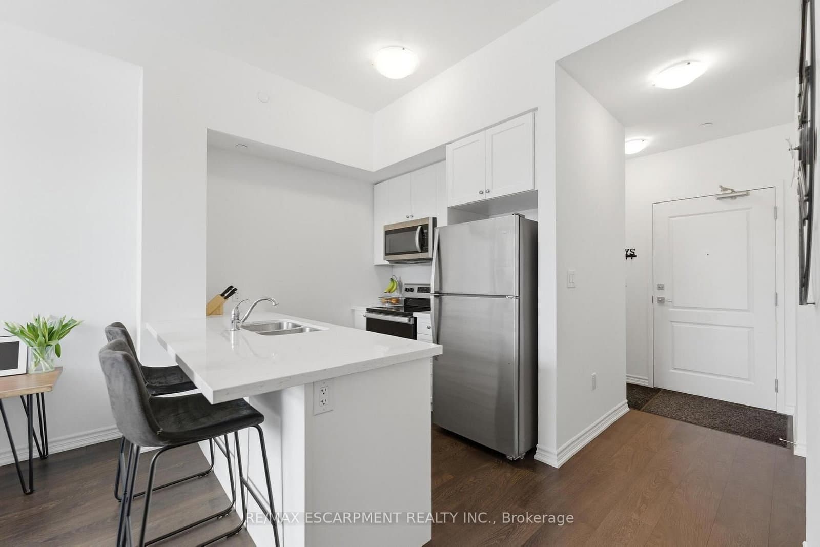 460 Dundas Street E, Unit 112 thumbnail 3