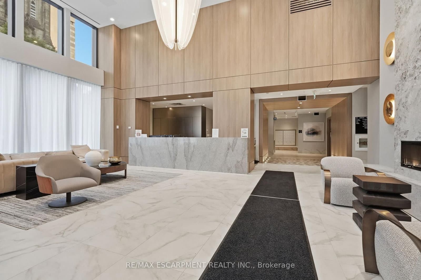 75 JAMES Street S, Unit 2017 thumbnail 3