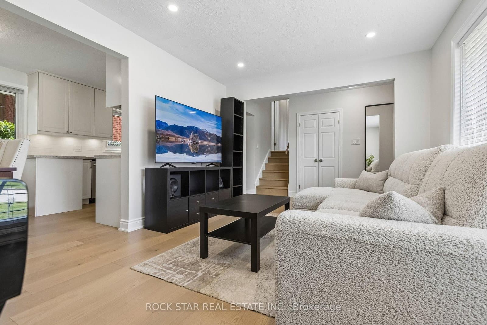 130 Hudson Crescent thumbnail 6