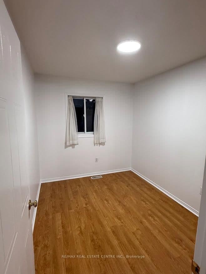 185 Highland Crescent, Unit 1 thumbnail 17