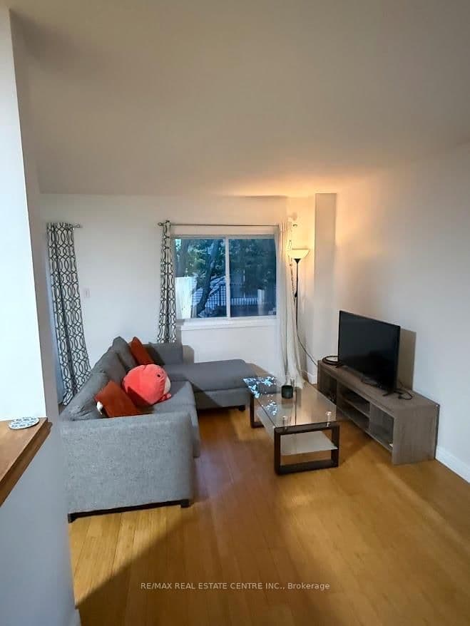 185 Highland Crescent, Unit 1 thumbnail 5