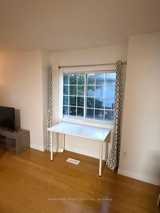185 Highland Crescent, Unit 1 thumbnail 9