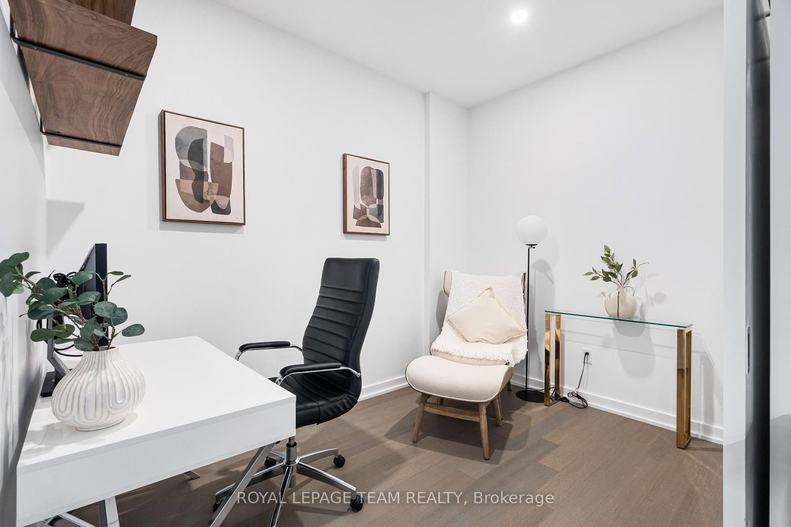 320 MIWATE Private, Unit 204 thumbnail 9
