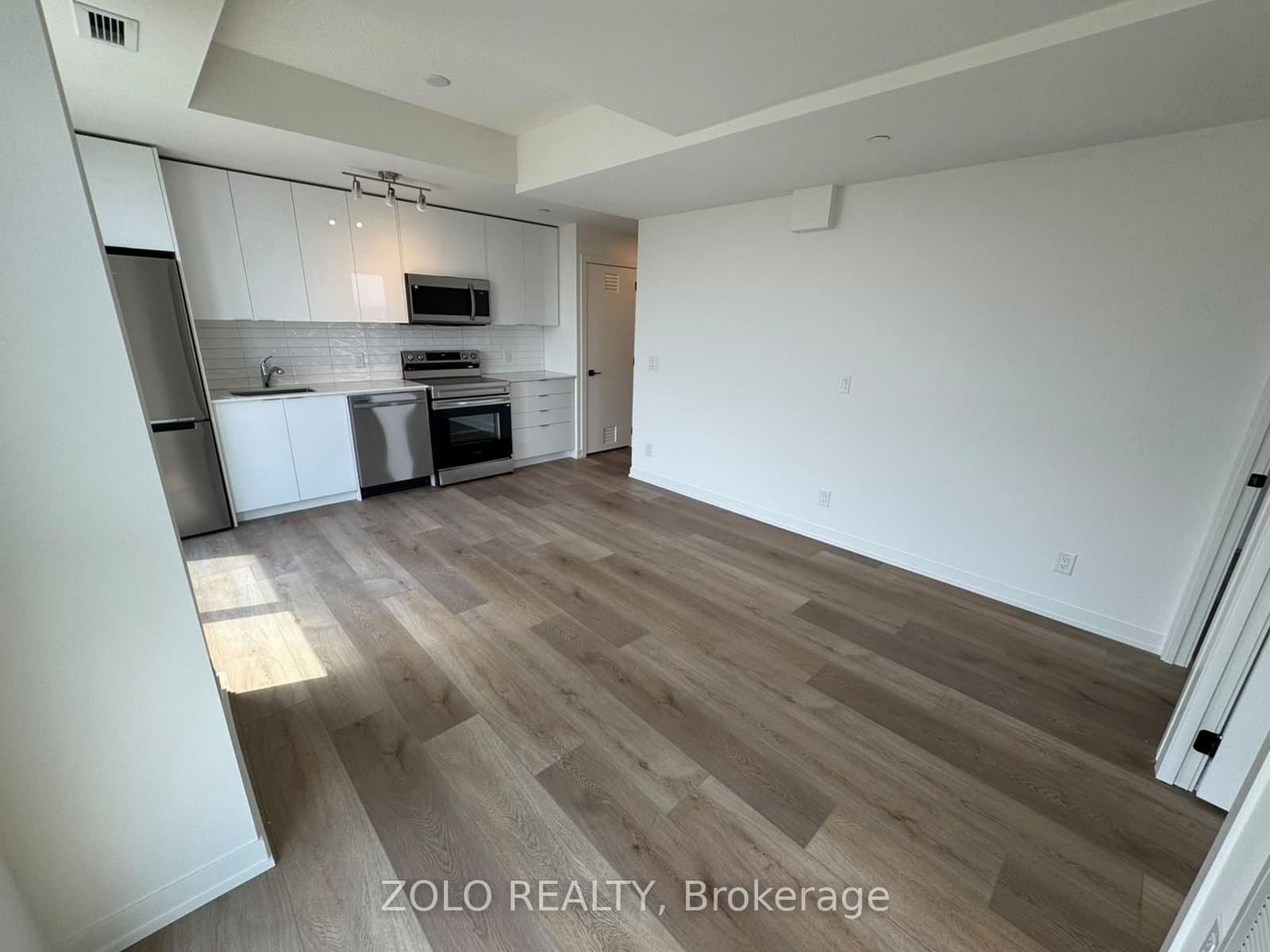 33 Erie Avenue, Unit 1608 thumbnail 2