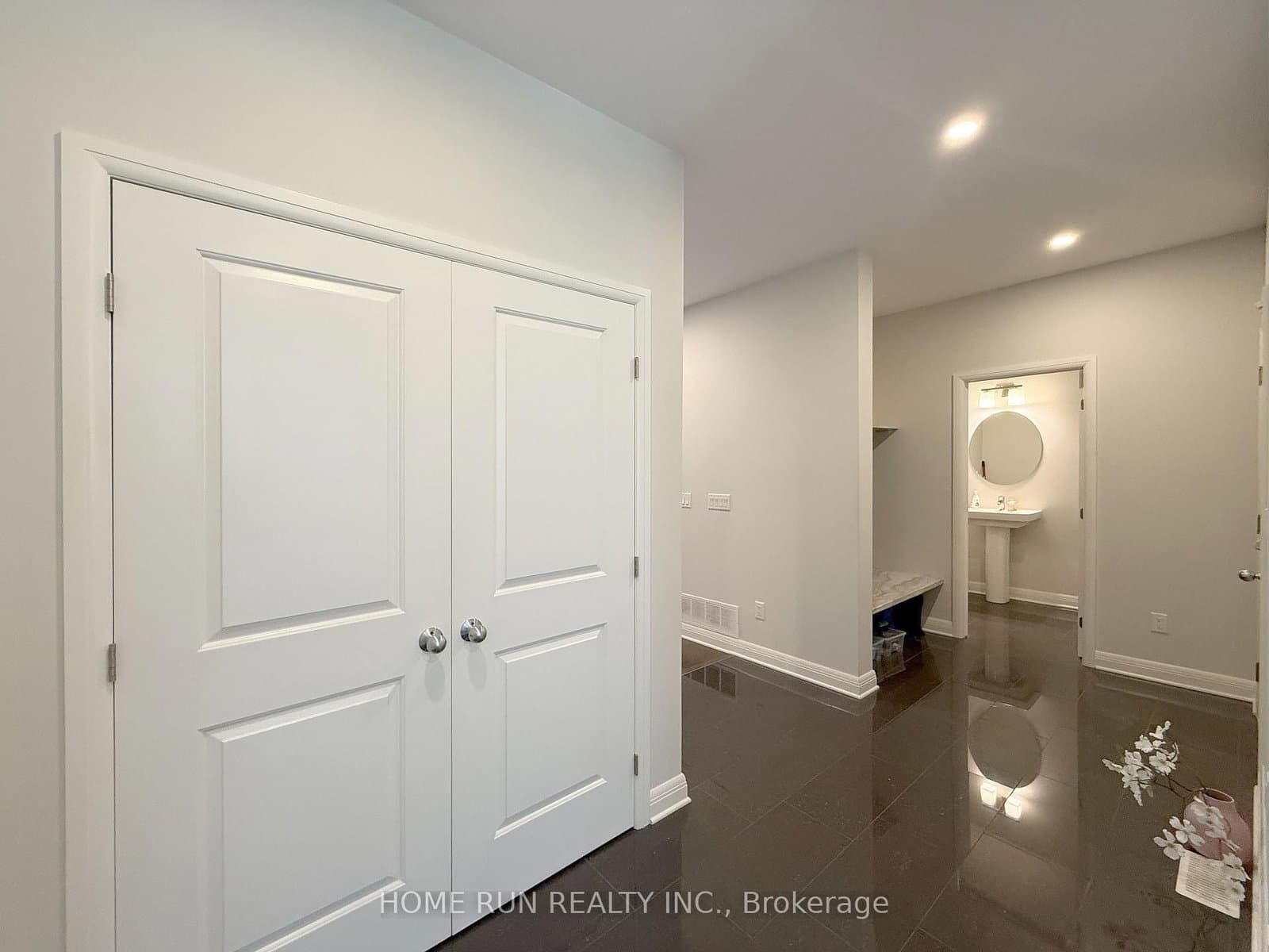 322 Lysander Place thumbnail 4