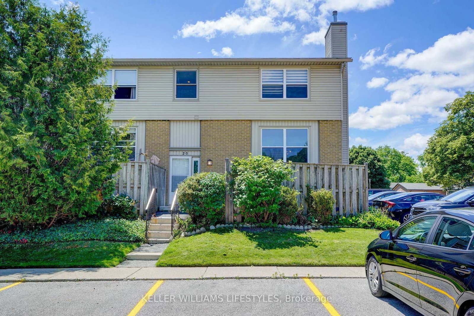 760 Berkshire Drive, Unit 20 thumbnail 2