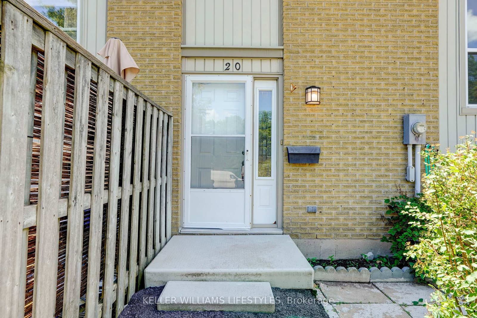 760 Berkshire Drive, Unit 20 thumbnail 3