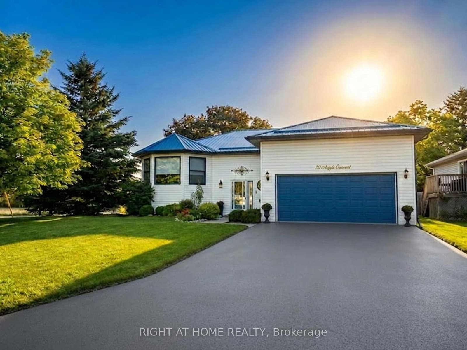 20 Argyle Crescent - Image 1