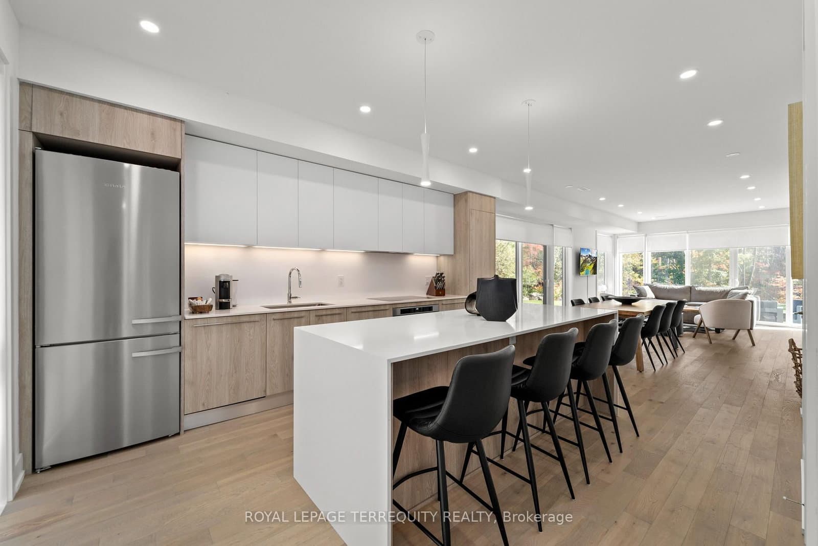 35 Rockmount Crescent thumbnail 2