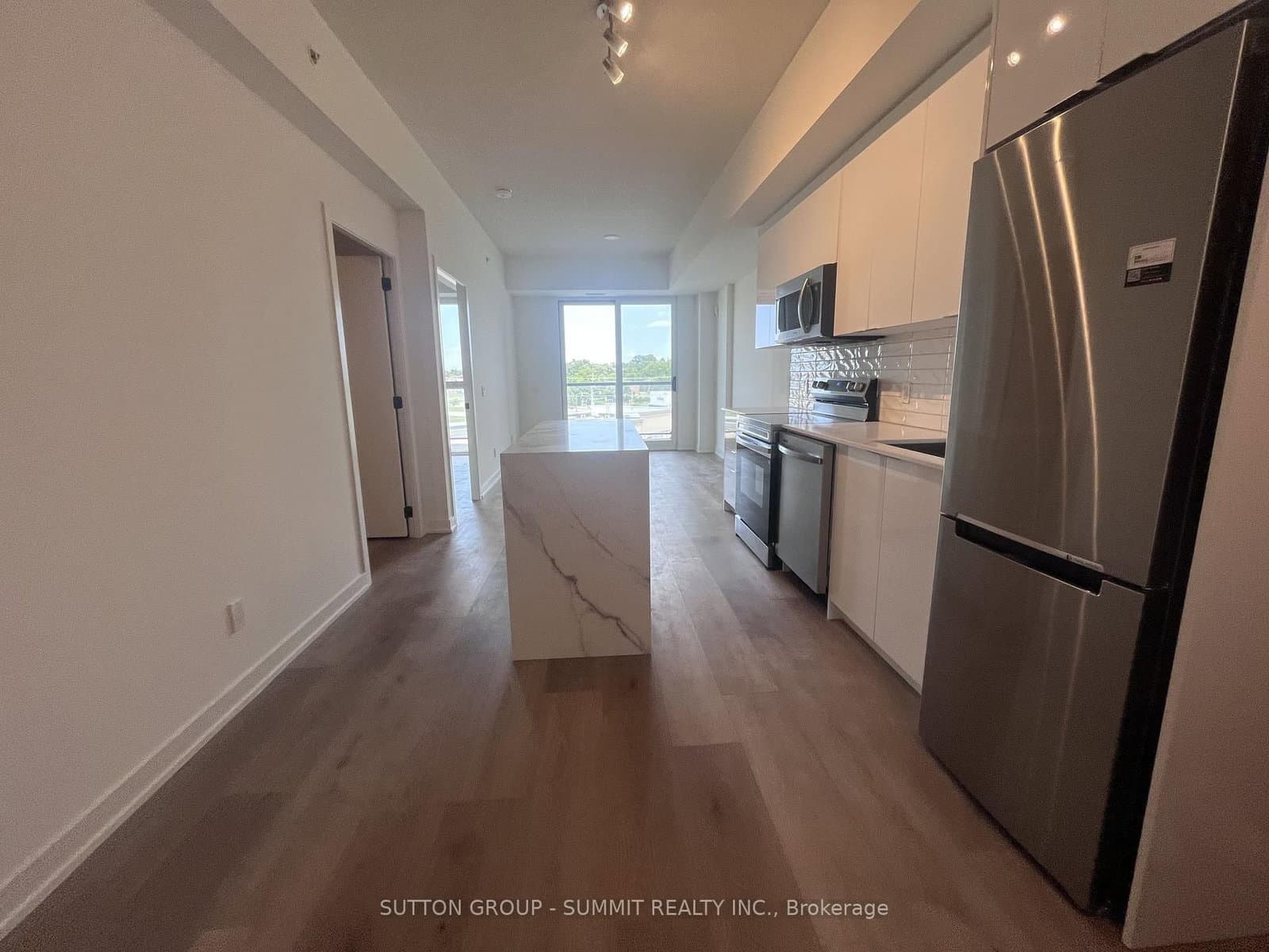 33 ERIE Avenue, Unit 402 thumbnail 8