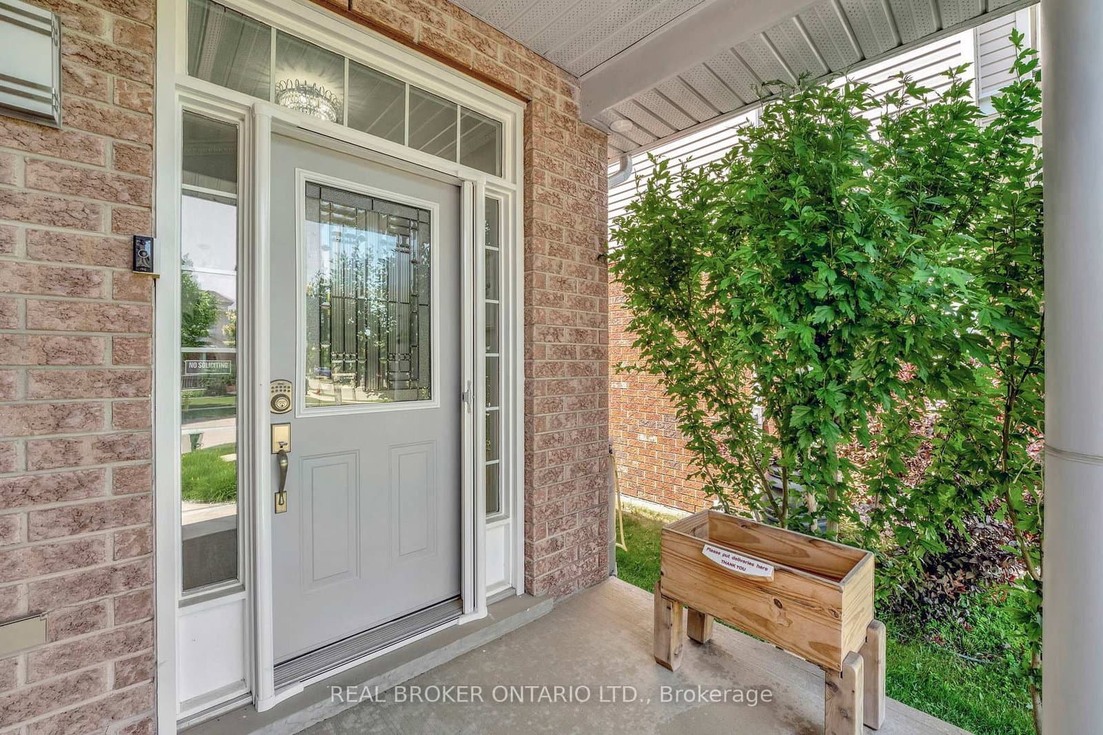35 Dubrick Crescent thumbnail 3